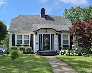 244 W Chestnut St, Canton, IL 61520