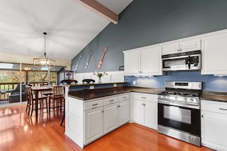 303 Deerpath E Unit B, Fontana, WI 53125