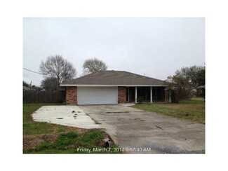 6515 Meadow Ridge Ln, Lake Charles, LA 70605
