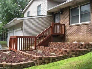 876 Oberlin St, Akron, OH 44311
