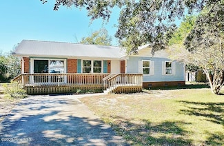 396 Hickory Point Rd, Hampstead, NC 28443