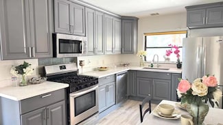 315 Garden St, East Palo Alto, CA 94303