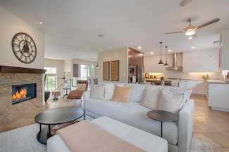 2537 Carriagedale Row, La Jolla, CA 92037