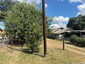 120 Pioneer Rd, San Antonio, TX 78210