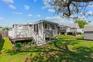 64 Burnside Ave, Narragansett, RI 02882