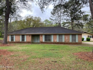 125 Marshall Dr, Jackson, MS 39212