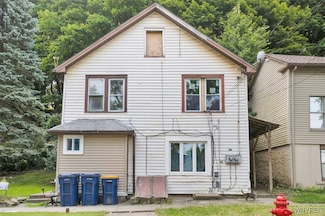 94 Garden St, Lockport, NY 14094