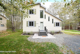 2139 Rosemont Dr, Tobyhanna, PA 18466
