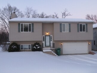 8704 Acorn Path, Wonder Lake, IL 60097
