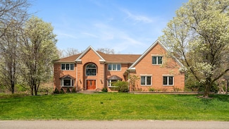 25909 N Arrowhead Dr, Mundelein, IL 60060