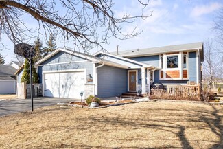 2372 Maxwell Ln, Chaska, MN 55318