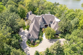8698 S Madison St, Burr Ridge, IL 60527