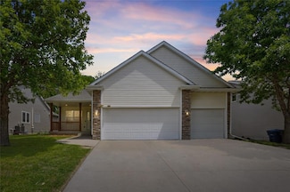 4813 Sawyers Dr, Des Moines, IA 50310