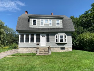 52 Nott St, Saco, ME 04072