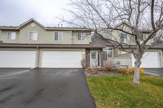 2405 Oakridge Cir, Hudson, WI 54016