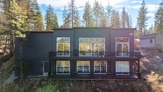 21125 Byrne Ln, Nine Mile Falls, WA 99026