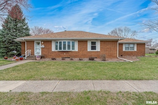 2726 N Fillmore St, Davenport, IA 52804