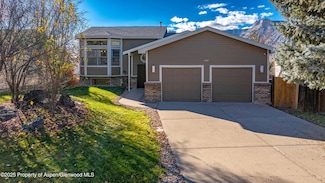 384 Ponderosa Cir, Parachute, CO 81635