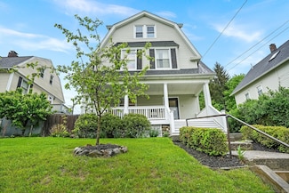 79 W Wooster St, Danbury, CT 06810