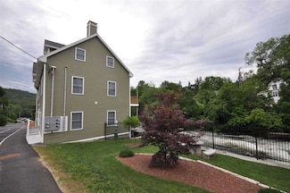 16 Central St Unit 2A, Bristol, NH 03222