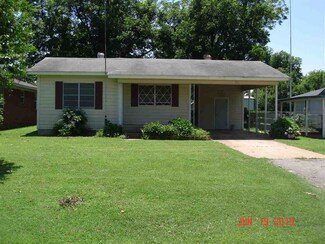 806 W Seminole St, Marlow, OK 73055