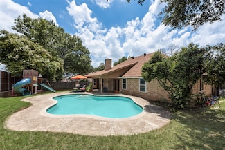 7520 Cimarron Dr, North Richland Hills, TX 76182