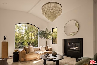 6607 Maryland Dr, Los Angeles, CA 90048