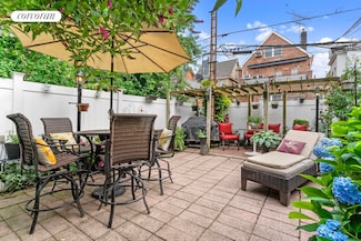 324 76th St, Brooklyn, NY 11209