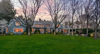 106 Fernwood Rd, Chestnut Hill, MA 02467