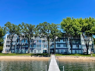 315 Park Lake Blvd Unit 207, Detroit Lakes, MN 56501