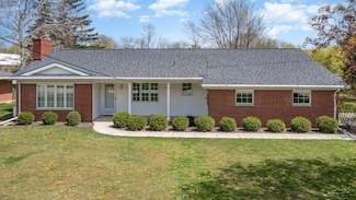 1356 Sheffield Dr, Saginaw, MI 48638