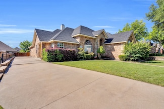 1607 W Westhill Dr, Cleburne, TX 76033