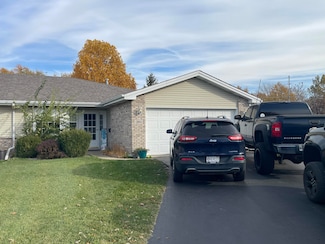 310 Pine Ridge Cir, Lowell, IN 46356