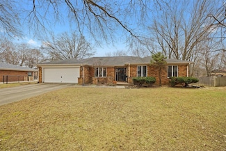 108 Sagebrush Dr, Belleville, IL 62221