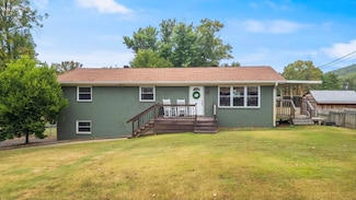 1930 W Lake Dr NW, Cleveland, TN 37312