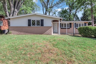 2216 W Adams St, Saint Charles, MO 63301