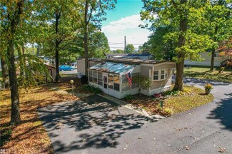 372 Black Oak Ln, Bath, PA 18014