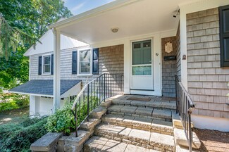 98 Wilton Dr, Centerville, MA 02632