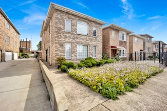 2725 S Quinn St, Chicago, IL 60608