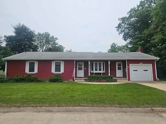 112 6th St NE, Oelwein, IA 50662