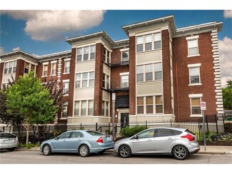 200 E 43rd St Unit 301, Kansas City, MO 64111