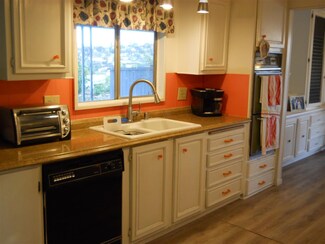2003 Bayview Hts Dr Unit 61, San Diego, CA 92105