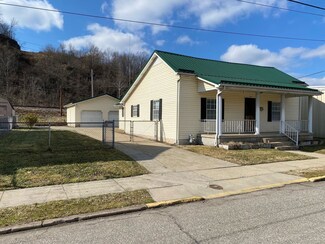 3006 Louisa St, Catlettsburg, KY 41129