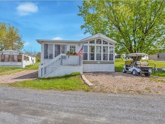 2 Phelps Ln, South Hero, VT 05486