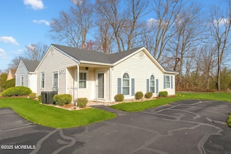 35 Ivy Ridge Close Unit 631, Freehold, NJ 07728