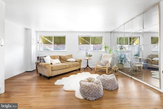 1416 Kings Place, Philadelphia, PA 19122
