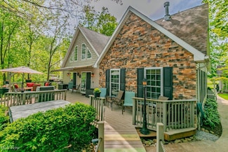 1055 Lode Star Dr, Roaming Shores, OH 44085