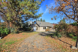 101 Ash St, Phoenix, OR 97535