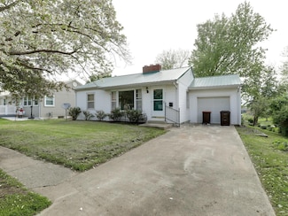 417 S Home St, Palmyra, MO 63461