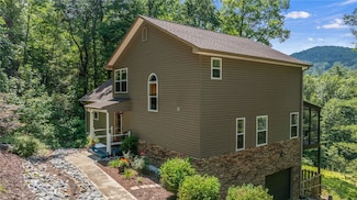 209 Falcon Crest Way, Pickens, SC 29671
